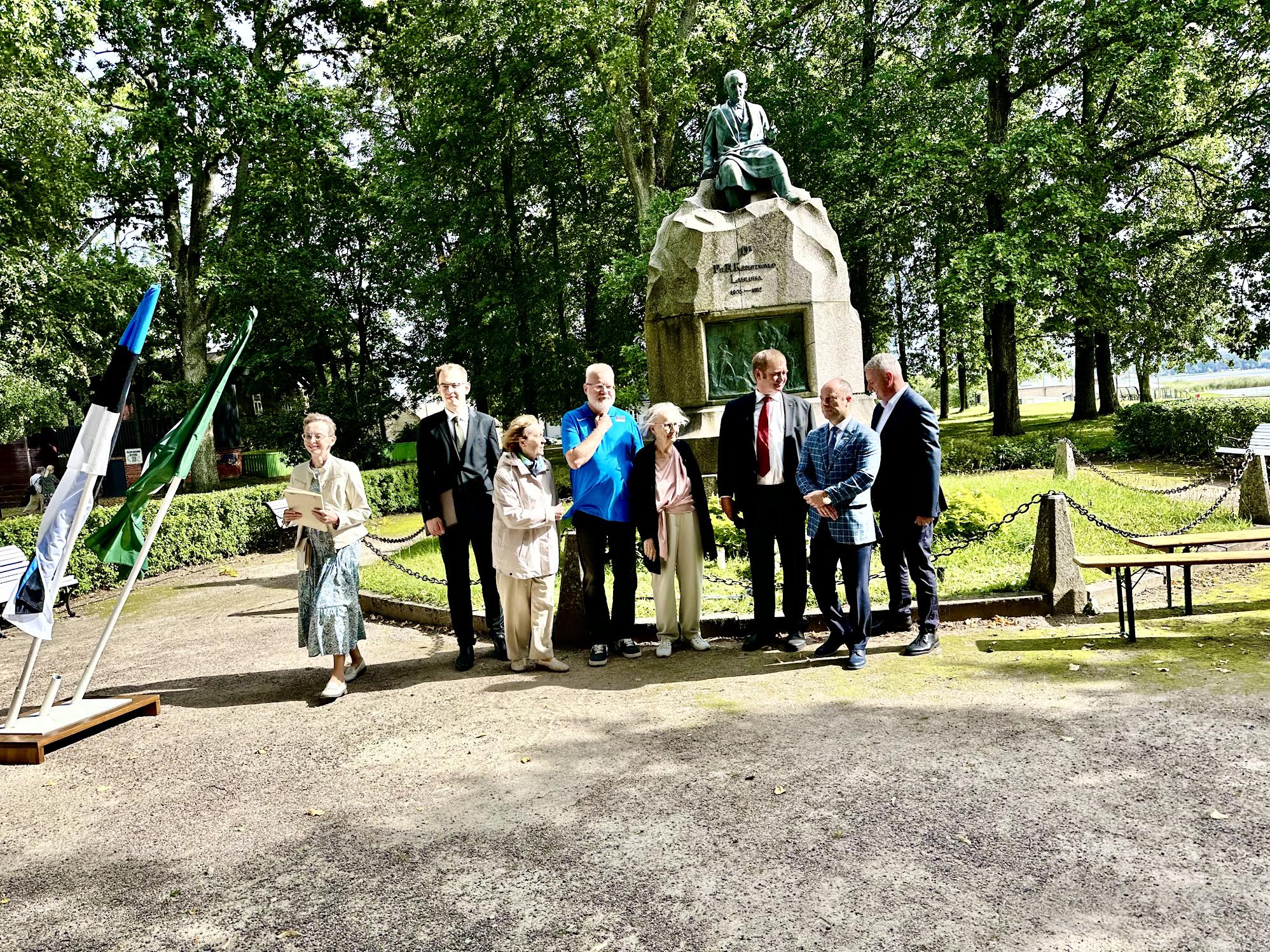 Aina Alunurm (vasakult), Aadi Parhomenko, Aimi Hollo, Tarmo Tiisler, Malle Tiisler, Ivari Padar, Kuldar Leis, Urmas Tali. FOTOD: Kalev Annom